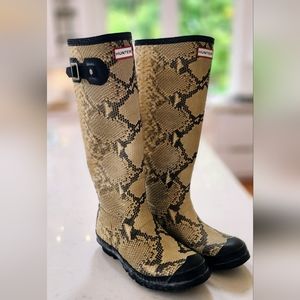 HUNTER CARNABY SNAKE PYTHON PRINT RAIN BOOTS RARE PATTERN TALL RUBBER BOOTS -W/8